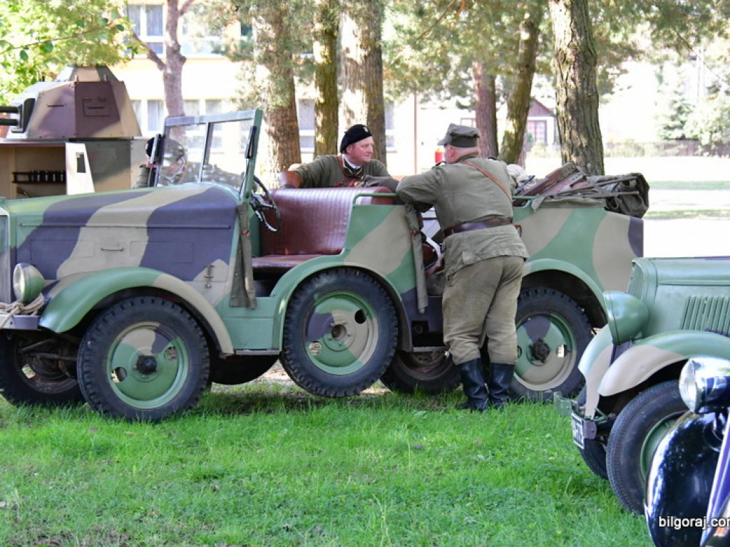 Rajd historyczny trasą walk Warszawskiej Brygady Pancerno - Motorowej (FOTO)