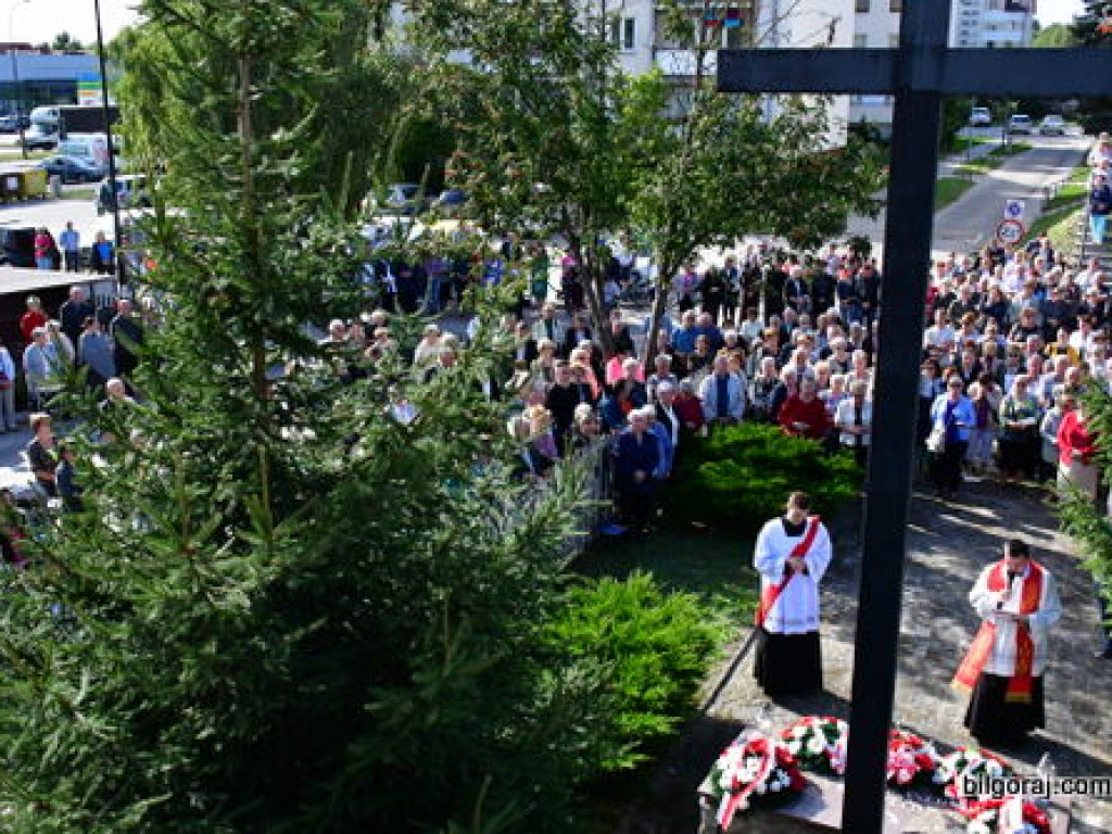 Polska pod krzyżem. Biłgoraj łączył się w modlitwie z ogólnopolską akcją organizowaną we Włocławsku (FOTO)