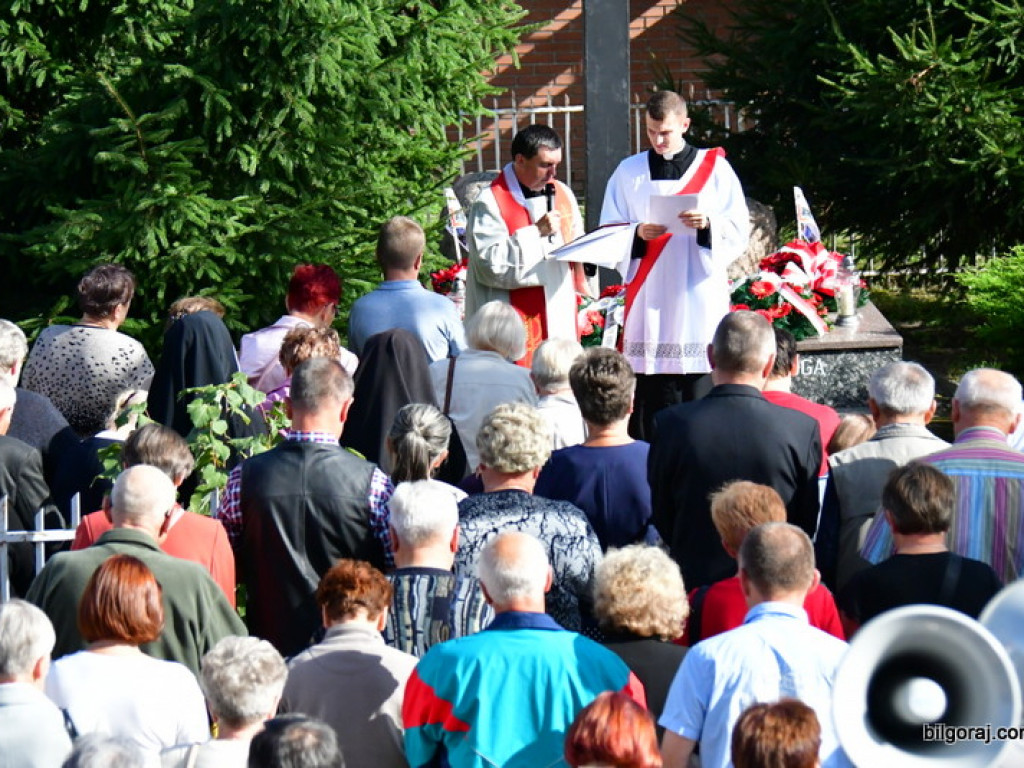 Polska pod krzyżem. Biłgoraj łączył się w modlitwie z ogólnopolską akcją organizowaną we Włocławsku (FOTO)