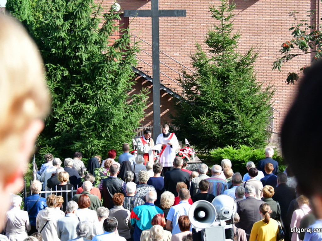 Polska pod krzyżem. Biłgoraj łączył się w modlitwie z ogólnopolską akcją organizowaną we Włocławsku (FOTO)