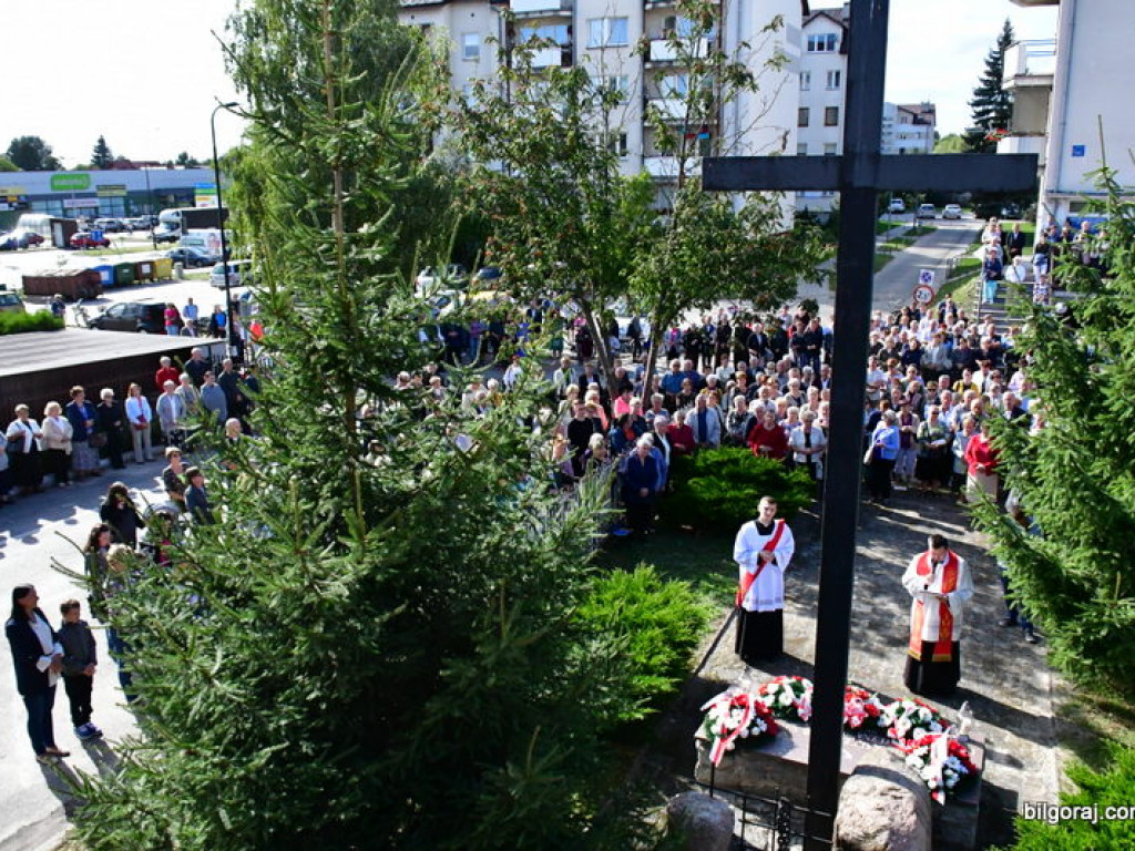 Polska pod krzyżem. Biłgoraj łączył się w modlitwie z ogólnopolską akcją organizowaną we Włocławsku (FOTO)