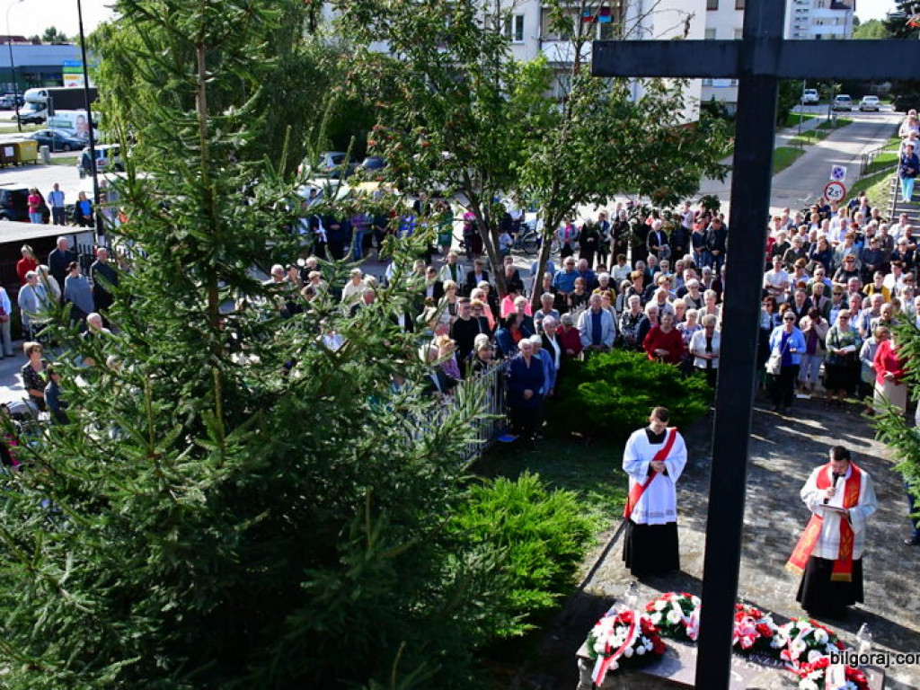 Polska pod krzyżem. Biłgoraj łączył się w modlitwie z ogólnopolską akcją organizowaną we Włocławsku (FOTO)