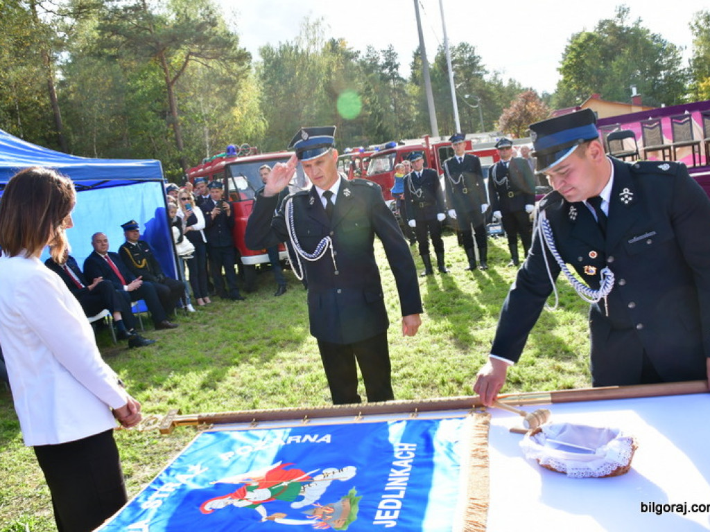 Nowy samochód dla strażaków ochotników z OSP Jedlinki (FOTO)