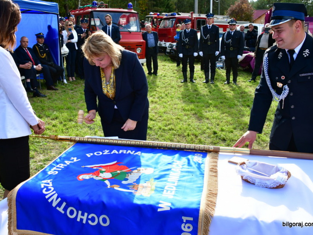Nowy samochód dla strażaków ochotników z OSP Jedlinki (FOTO)