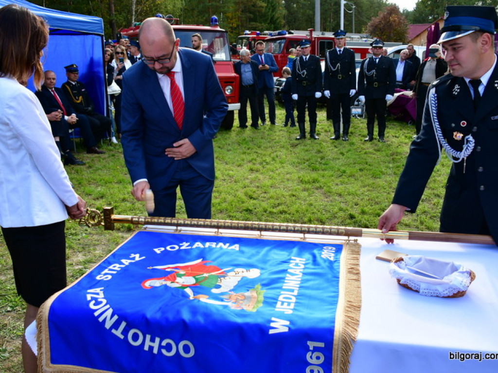Nowy samochód dla strażaków ochotników z OSP Jedlinki (FOTO)