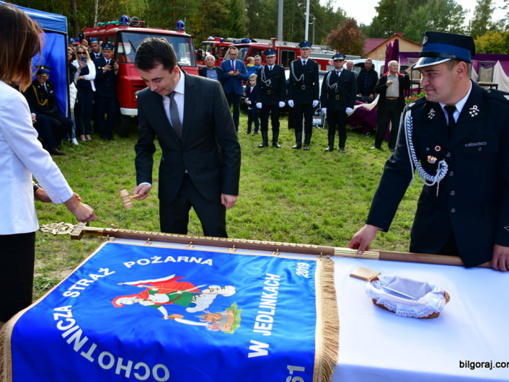 Nowy samochód dla strażaków ochotników z OSP Jedlinki (FOTO)