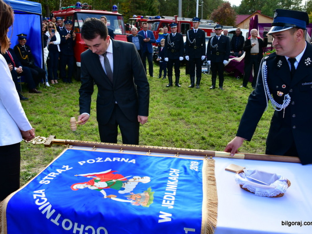 Nowy samochód dla strażaków ochotników z OSP Jedlinki (FOTO)