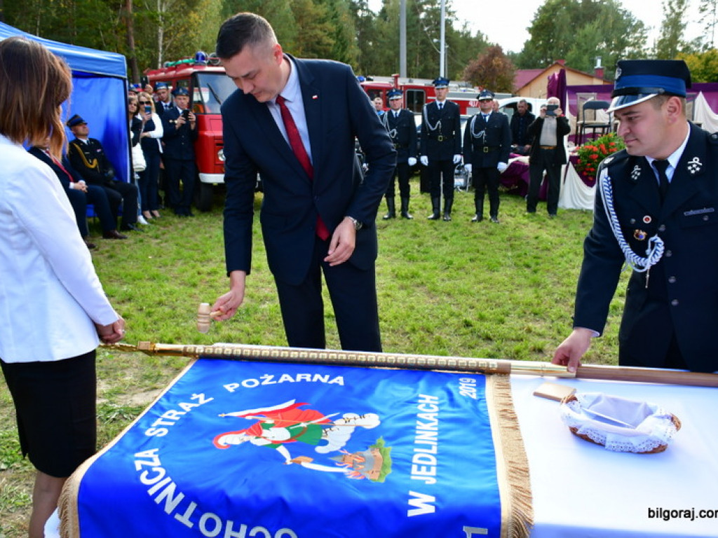 Nowy samochód dla strażaków ochotników z OSP Jedlinki (FOTO)