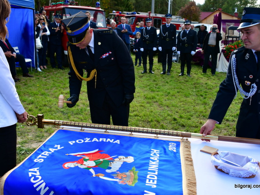 Nowy samochód dla strażaków ochotników z OSP Jedlinki (FOTO)