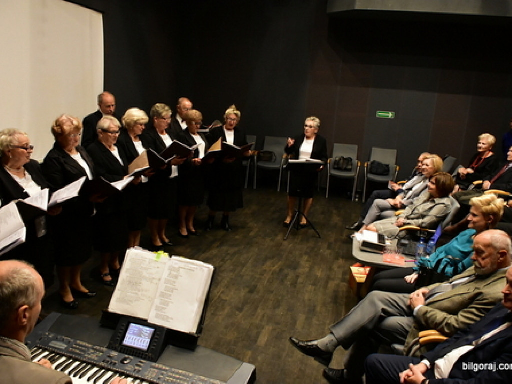 Studenci - seniorzy zainaugurowali nowy rok akademicki (FOTO)