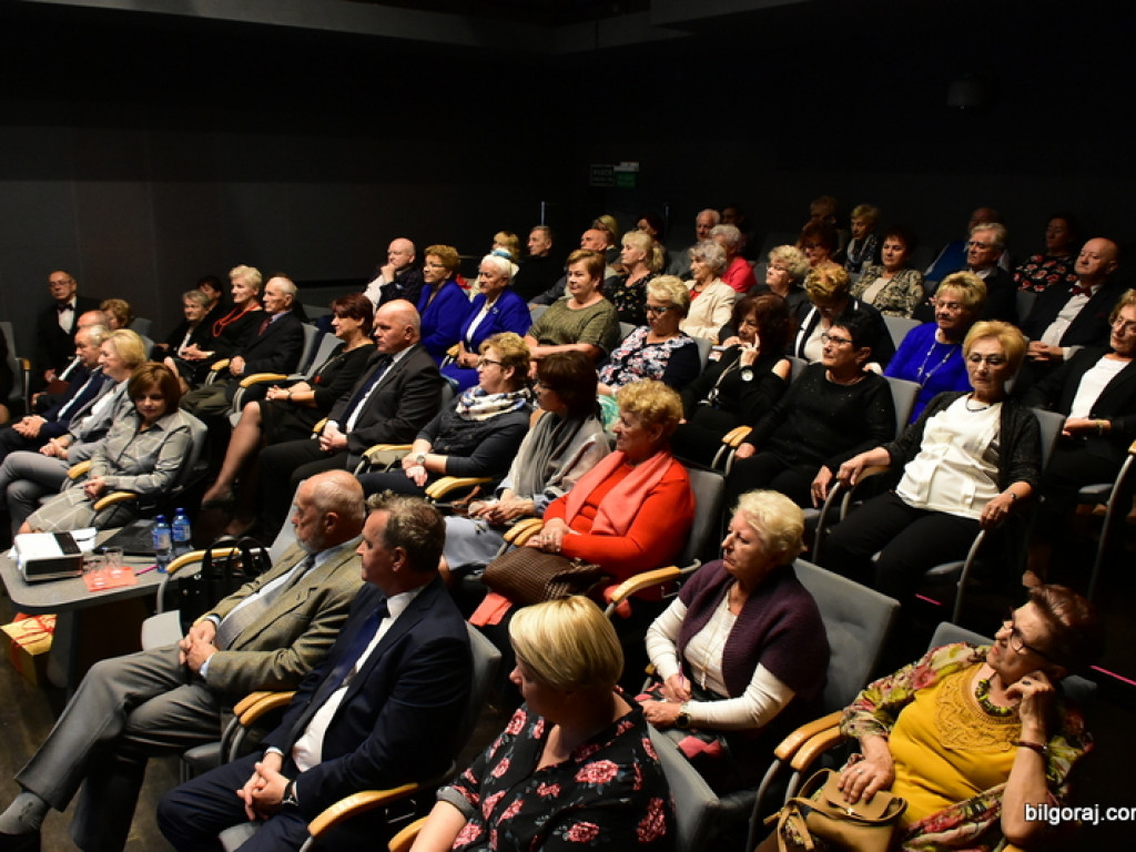 Studenci - seniorzy zainaugurowali nowy rok akademicki (FOTO)