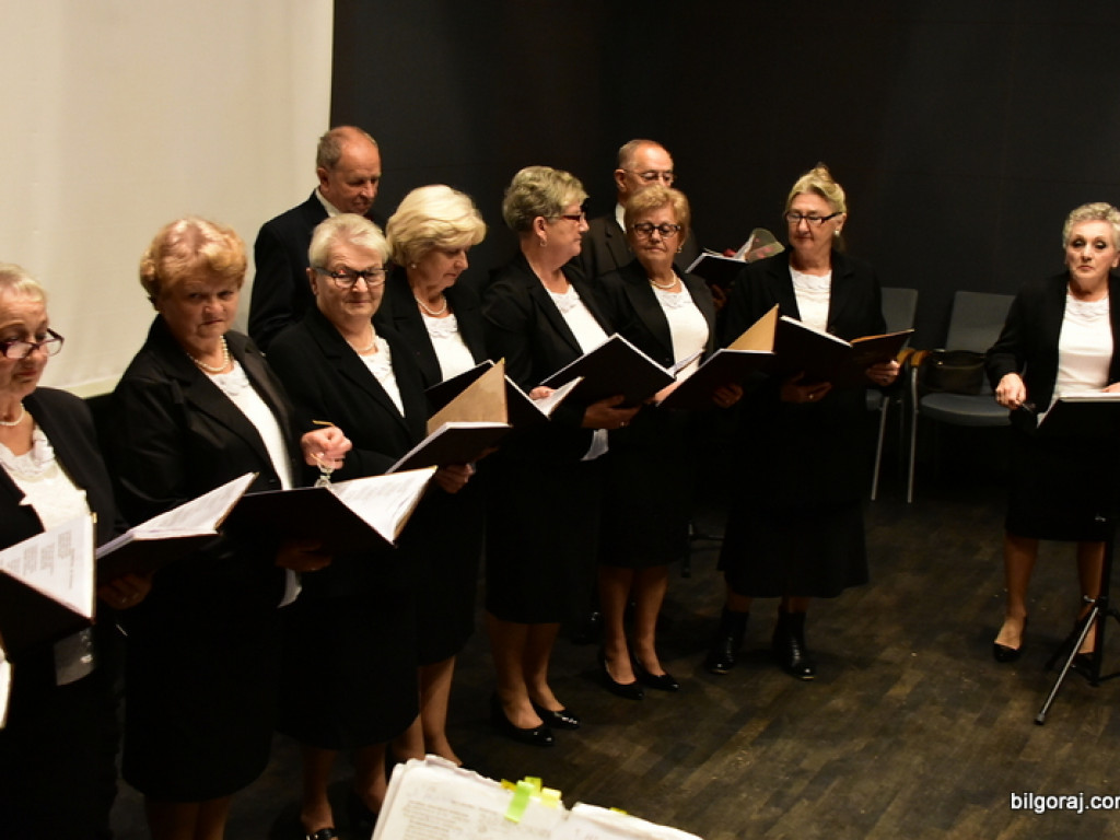 Studenci - seniorzy zainaugurowali nowy rok akademicki (FOTO)