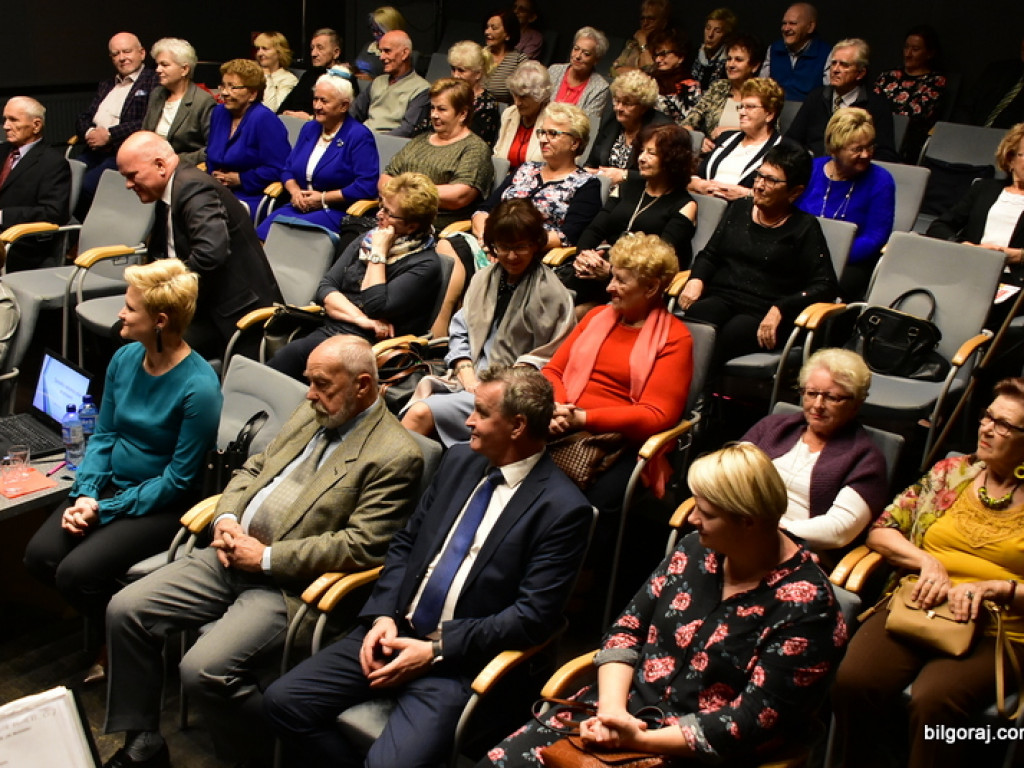 Studenci - seniorzy zainaugurowali nowy rok akademicki (FOTO)