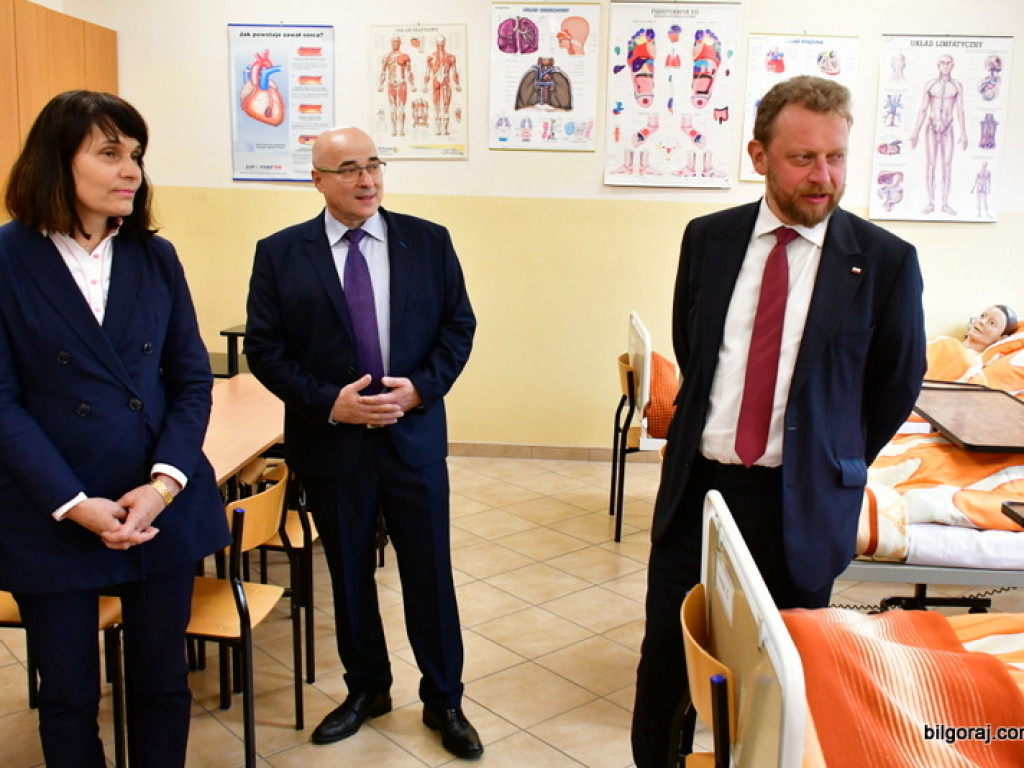 Minister zdrowia z wizytą w Medycznym Studium Zawodowym w Biłgoraju (FOTO)