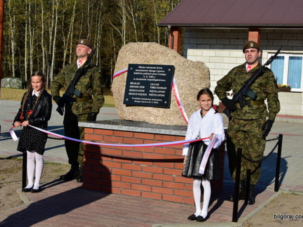 Pomnik ku czci mieszkańców Lipowca Starego został odsłonięty (FOTO)