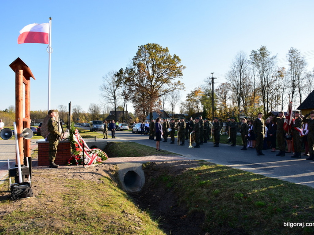 Pomnik ku czci mieszkańców Lipowca Starego został odsłonięty (FOTO)