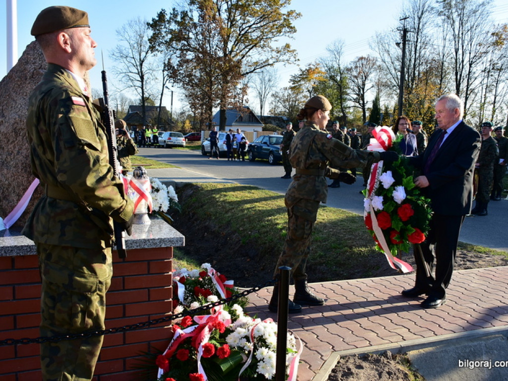 Pomnik ku czci mieszkańców Lipowca Starego został odsłonięty (FOTO)