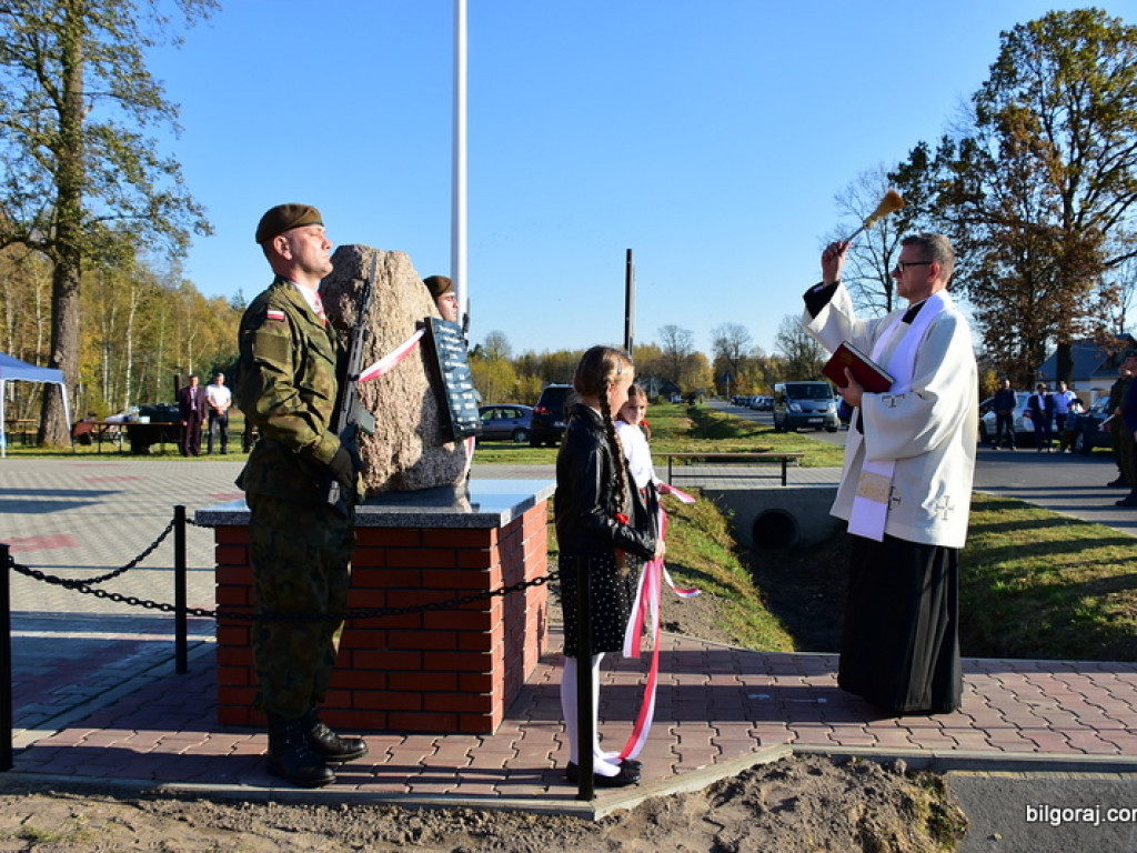Pomnik ku czci mieszkańców Lipowca Starego został odsłonięty (FOTO)