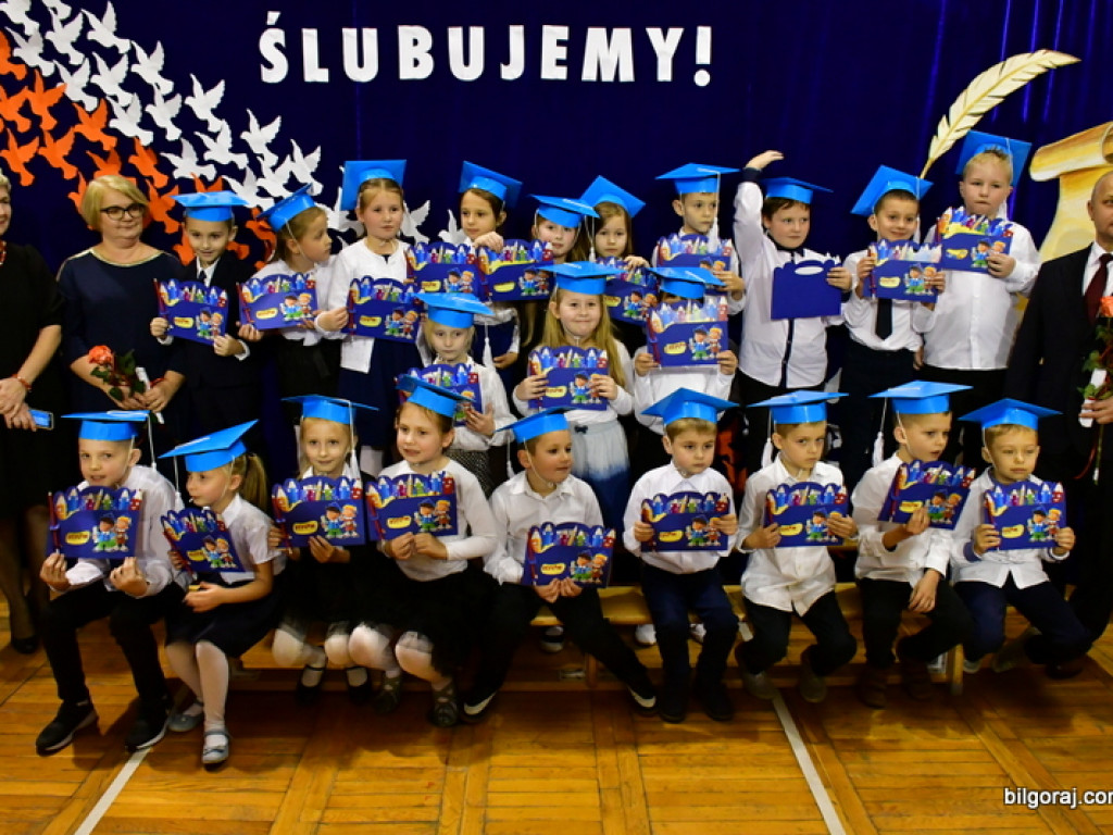 Ślubowanie klas I w Szkole Podstawowej Nr 3 z Oddziałami Integracyjnymi w Biłgoraju (FOTO)