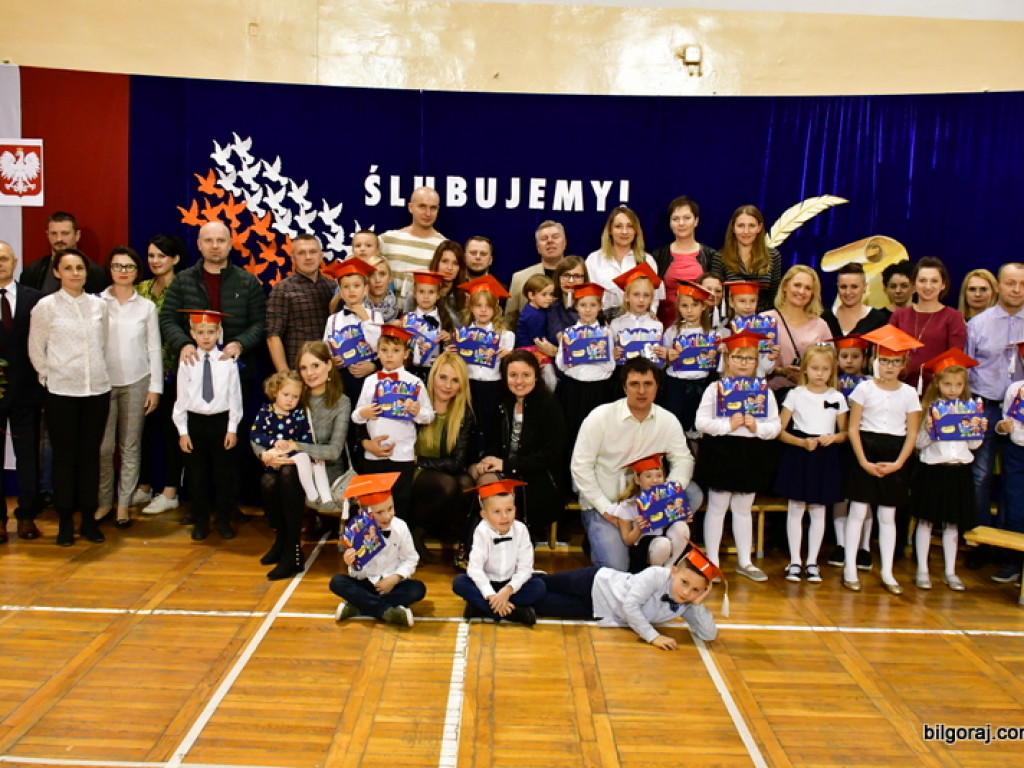 Ślubowanie klas I w Szkole Podstawowej Nr 3 z Oddziałami Integracyjnymi w Biłgoraju (FOTO)