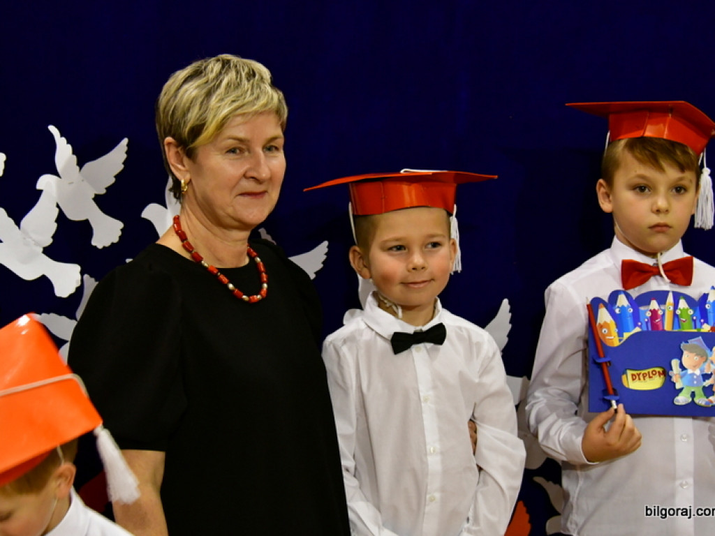 Ślubowanie klas I w Szkole Podstawowej Nr 3 z Oddziałami Integracyjnymi w Biłgoraju (FOTO)