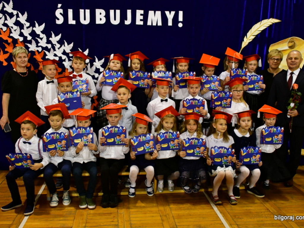 Ślubowanie klas I w Szkole Podstawowej Nr 3 z Oddziałami Integracyjnymi w Biłgoraju (FOTO)