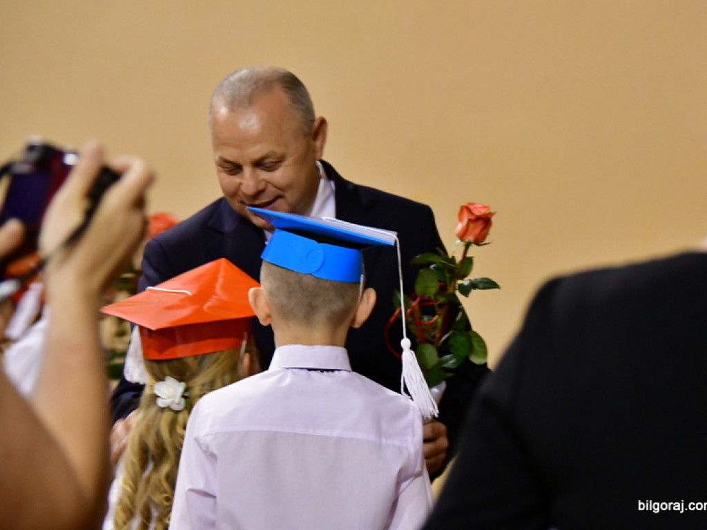 Ślubowanie klas I w Szkole Podstawowej Nr 3 z Oddziałami Integracyjnymi w Biłgoraju (FOTO)