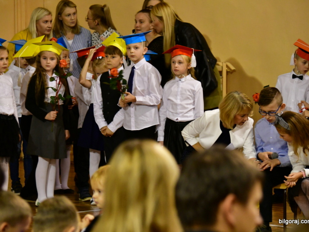 Ślubowanie klas I w Szkole Podstawowej Nr 3 z Oddziałami Integracyjnymi w Biłgoraju (FOTO)