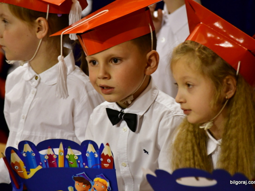 Ślubowanie klas I w Szkole Podstawowej Nr 3 z Oddziałami Integracyjnymi w Biłgoraju (FOTO)