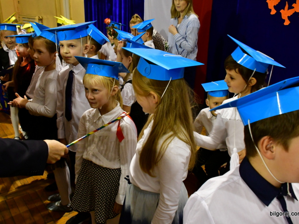 Ślubowanie klas I w Szkole Podstawowej Nr 3 z Oddziałami Integracyjnymi w Biłgoraju (FOTO)
