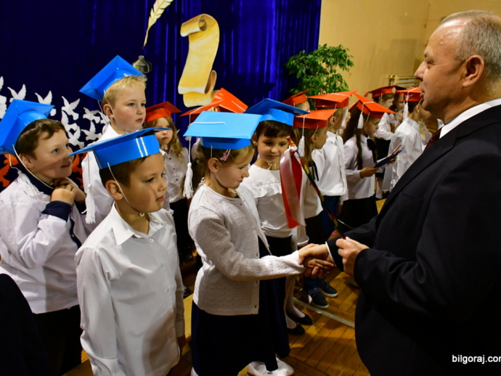 Ślubowanie klas I w Szkole Podstawowej Nr 3 z Oddziałami Integracyjnymi w Biłgoraju (FOTO)
