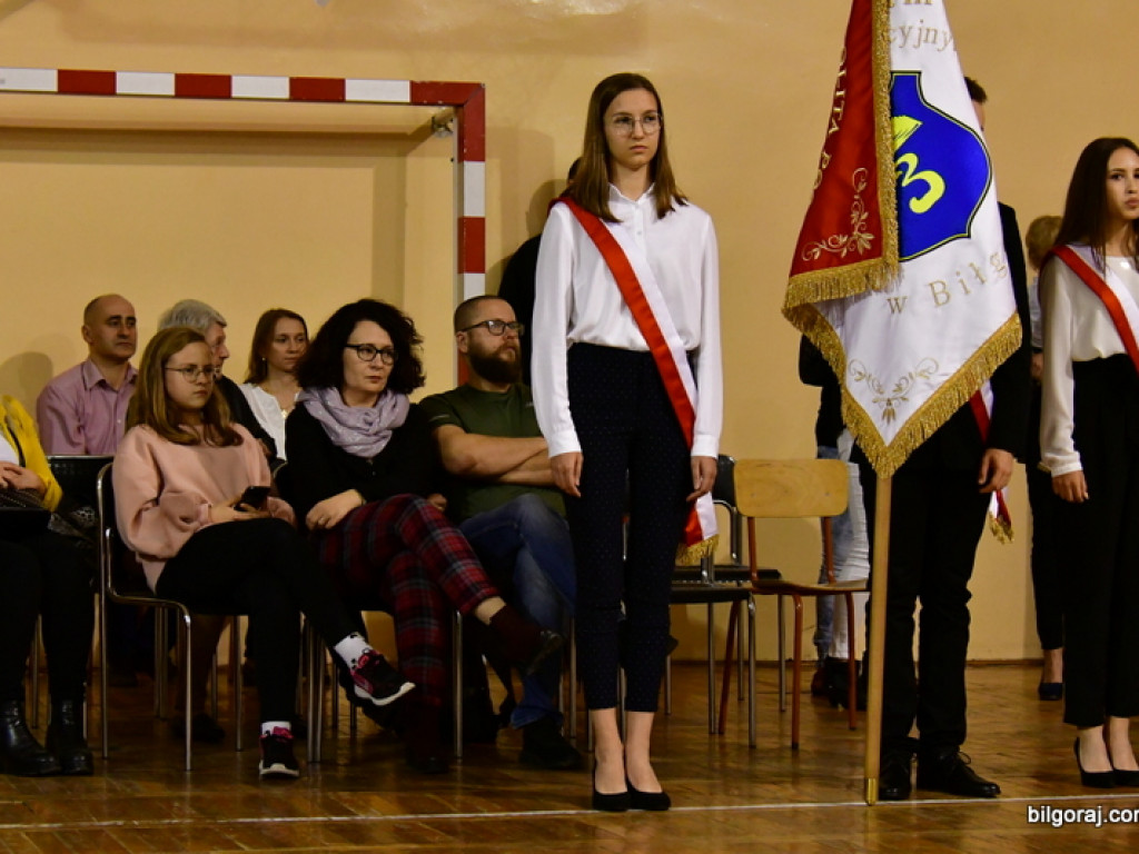 Ślubowanie klas I w Szkole Podstawowej Nr 3 z Oddziałami Integracyjnymi w Biłgoraju (FOTO)