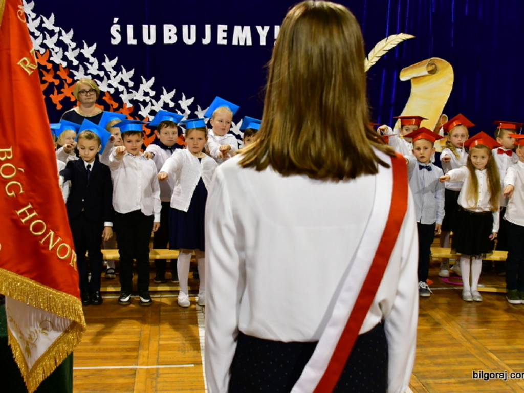 Ślubowanie klas I w Szkole Podstawowej Nr 3 z Oddziałami Integracyjnymi w Biłgoraju (FOTO)