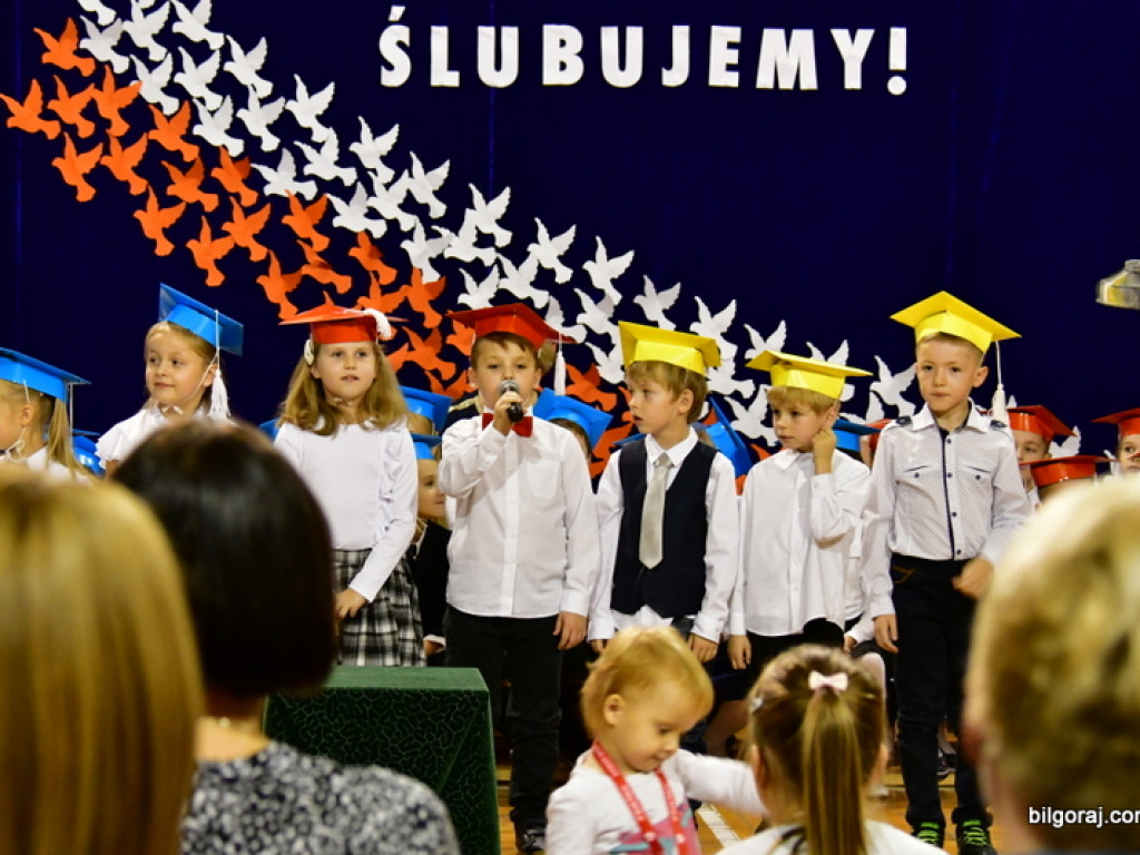 Ślubowanie klas I w Szkole Podstawowej Nr 3 z Oddziałami Integracyjnymi w Biłgoraju (FOTO)