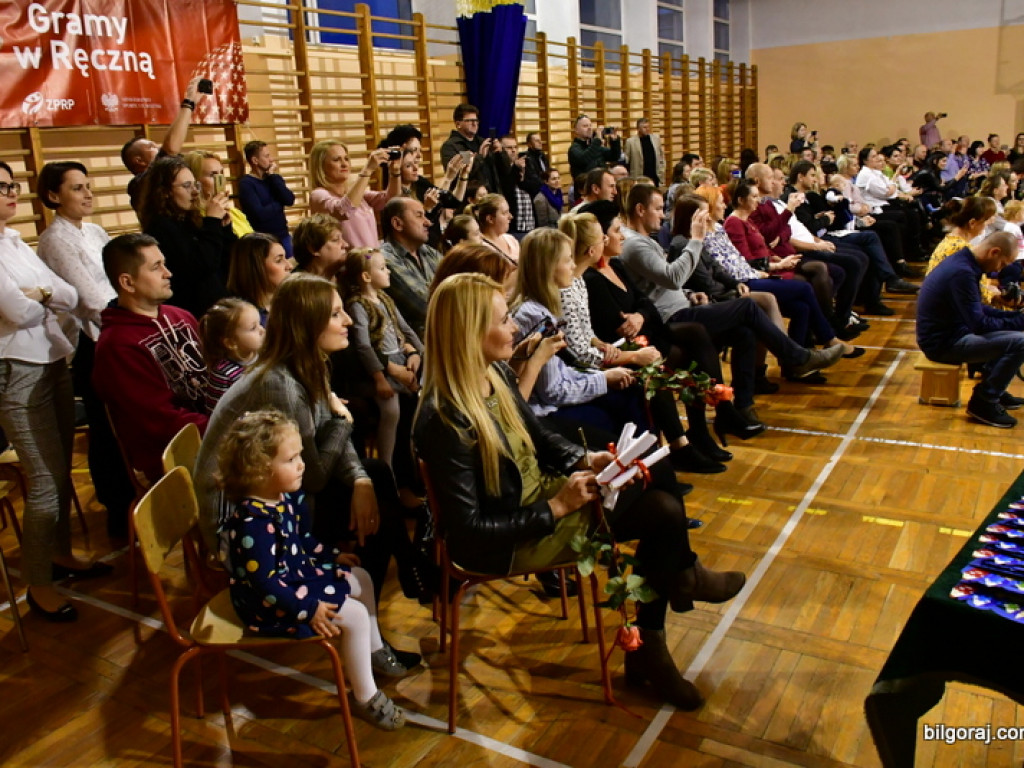 Ślubowanie klas I w Szkole Podstawowej Nr 3 z Oddziałami Integracyjnymi w Biłgoraju (FOTO)