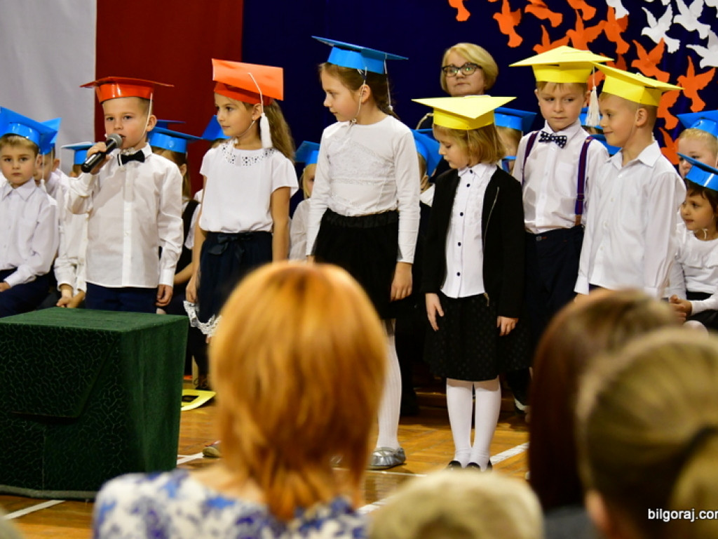 Ślubowanie klas I w Szkole Podstawowej Nr 3 z Oddziałami Integracyjnymi w Biłgoraju (FOTO)