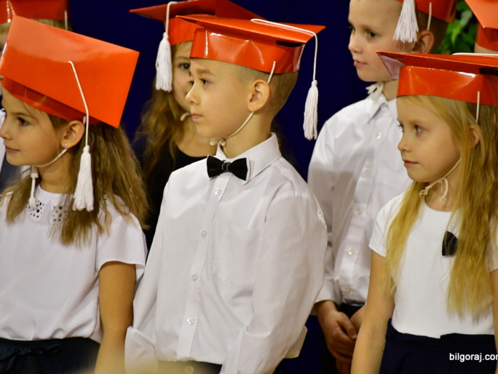 Ślubowanie klas I w Szkole Podstawowej Nr 3 z Oddziałami Integracyjnymi w Biłgoraju (FOTO)