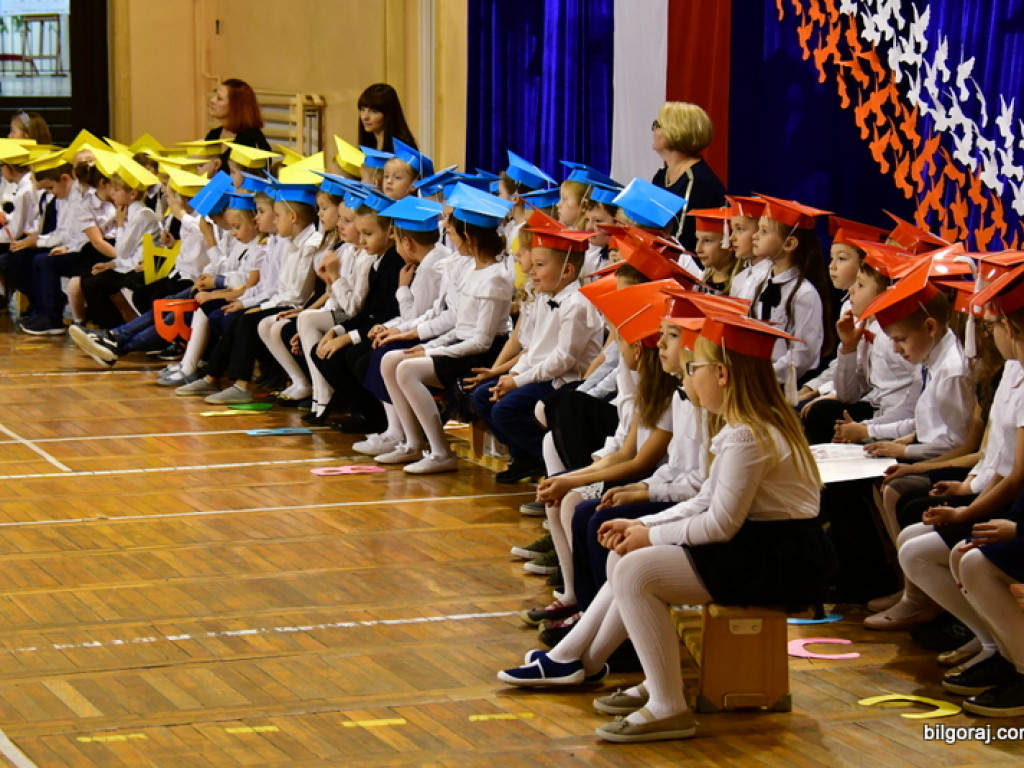 Ślubowanie klas I w Szkole Podstawowej Nr 3 z Oddziałami Integracyjnymi w Biłgoraju (FOTO)