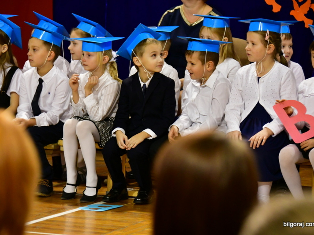 Ślubowanie klas I w Szkole Podstawowej Nr 3 z Oddziałami Integracyjnymi w Biłgoraju (FOTO)
