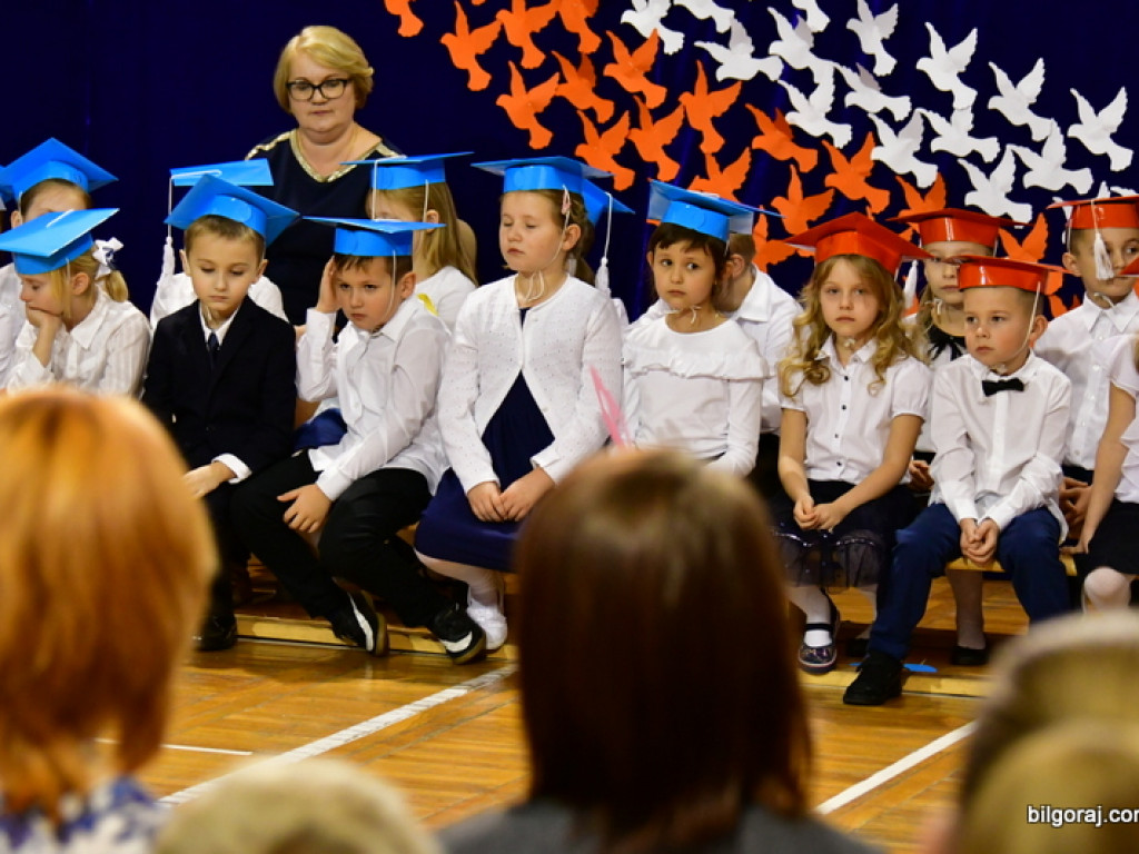 Ślubowanie klas I w Szkole Podstawowej Nr 3 z Oddziałami Integracyjnymi w Biłgoraju (FOTO)