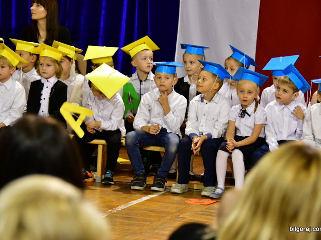 Ślubowanie klas I w Szkole Podstawowej Nr 3 z Oddziałami Integracyjnymi w Biłgoraju (FOTO)