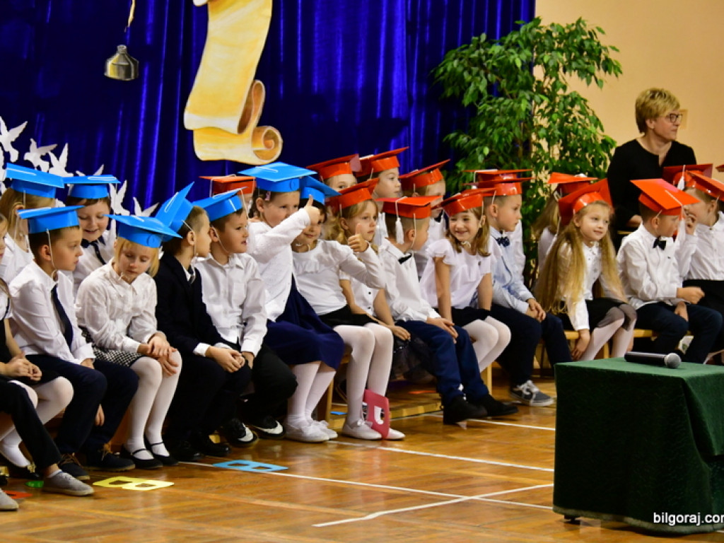 Ślubowanie klas I w Szkole Podstawowej Nr 3 z Oddziałami Integracyjnymi w Biłgoraju (FOTO)