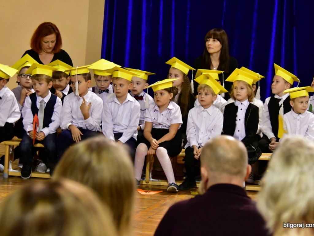 Ślubowanie klas I w Szkole Podstawowej Nr 3 z Oddziałami Integracyjnymi w Biłgoraju (FOTO)