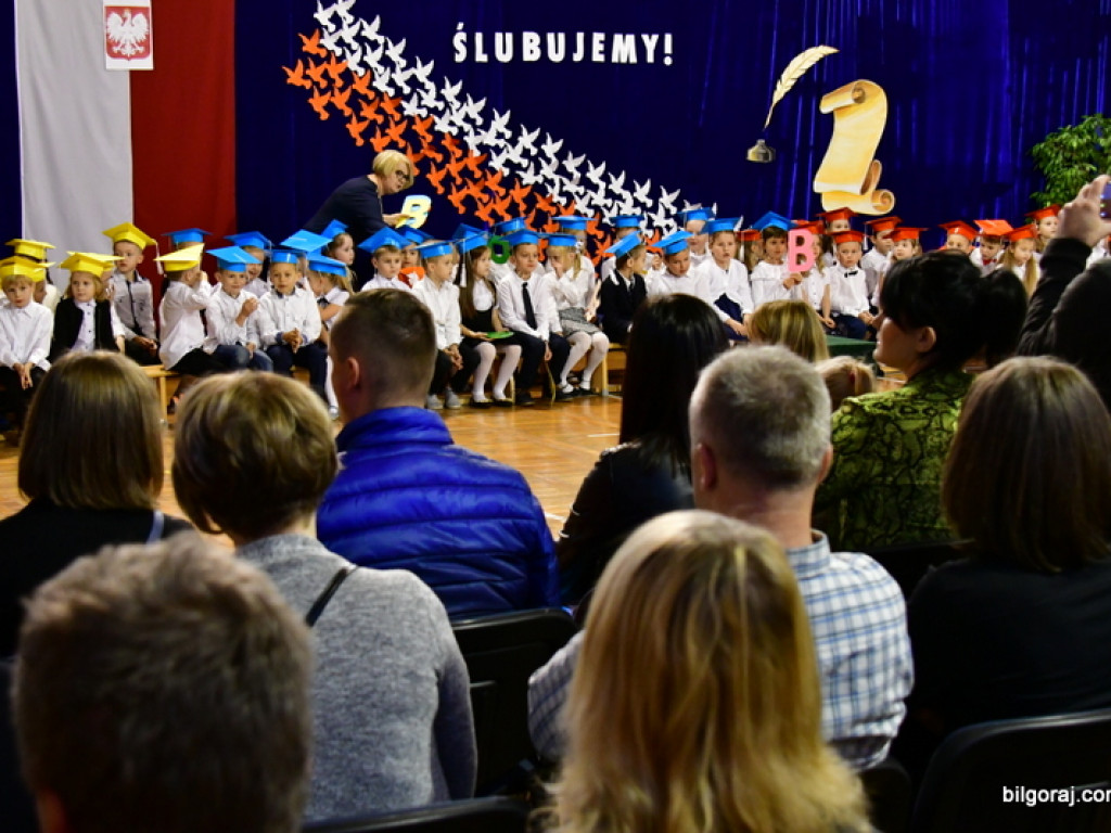 Ślubowanie klas I w Szkole Podstawowej Nr 3 z Oddziałami Integracyjnymi w Biłgoraju (FOTO)