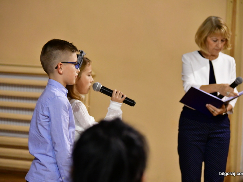 Ślubowanie klas I w Szkole Podstawowej Nr 3 z Oddziałami Integracyjnymi w Biłgoraju (FOTO)