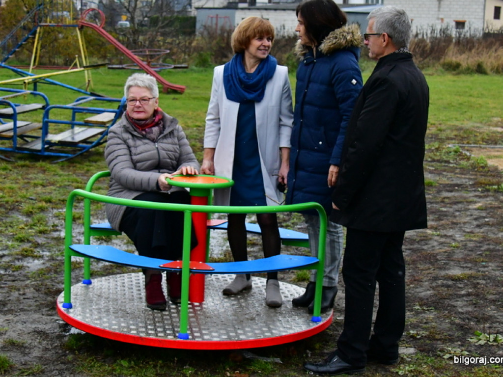 Oficjalne otwarcie placu zabaw na osiedlu Sitarska - Kępy (FOTO)