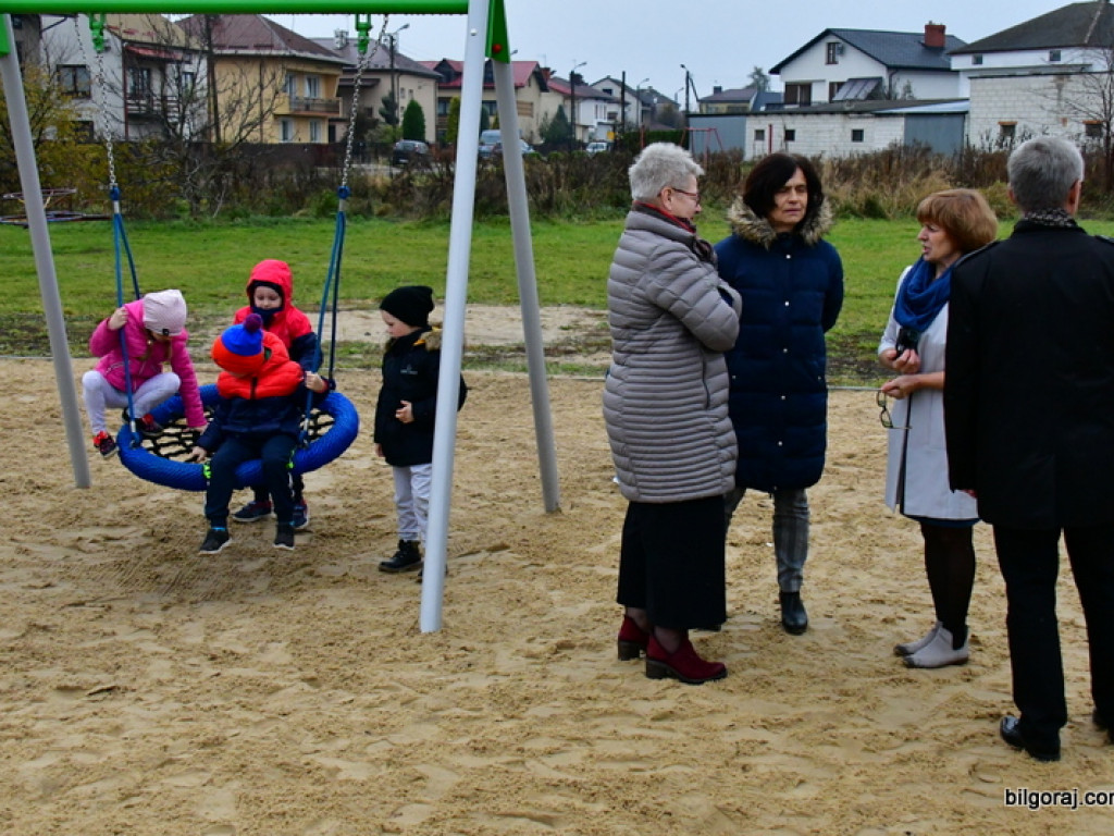 Oficjalne otwarcie placu zabaw na osiedlu Sitarska - Kępy (FOTO)