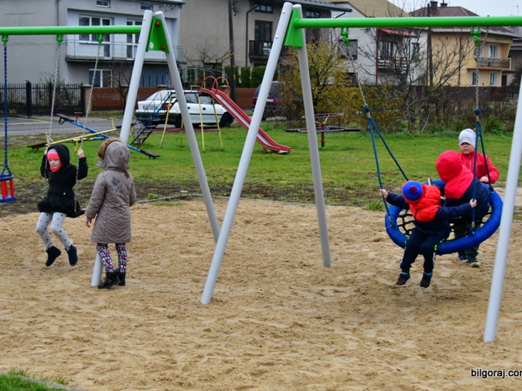 Oficjalne otwarcie placu zabaw na osiedlu Sitarska - Kępy (FOTO)
