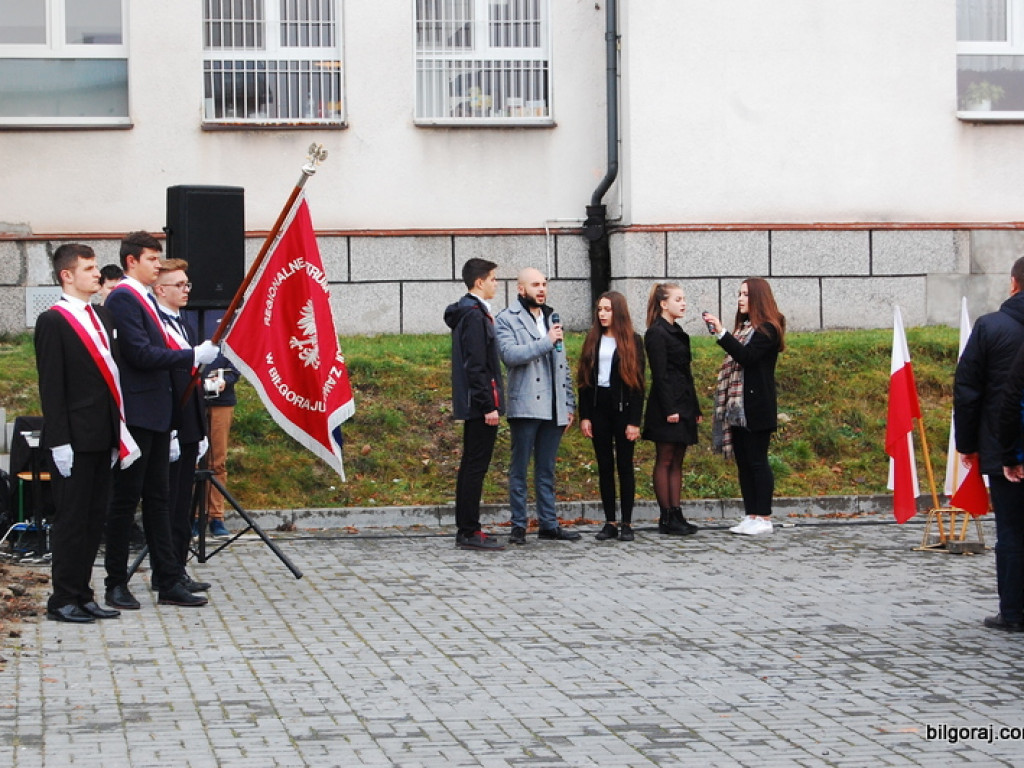 Szkoła do hymnu - RCEZ (FOTO, VIDEO)