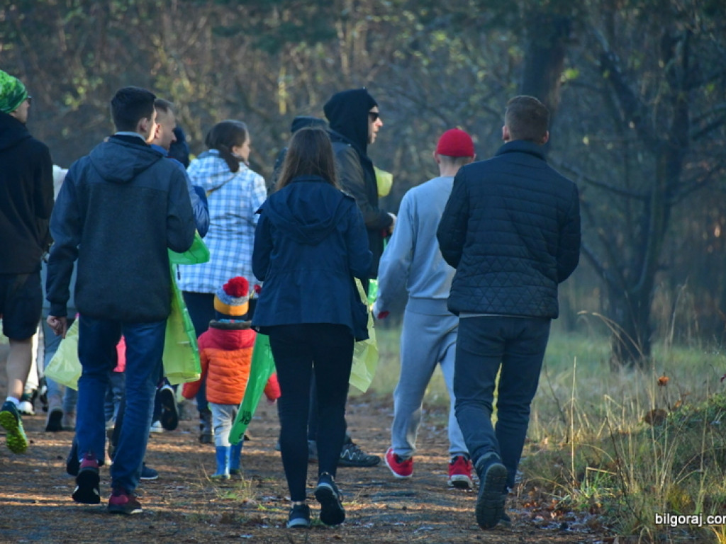 Sprzątali las Krasne koło Biłgoraja (FOTO)